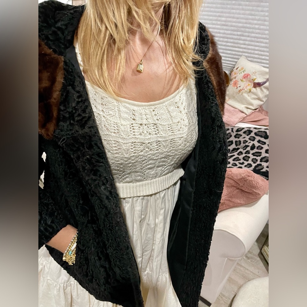 **Dreamy Winter Reversible Fur Crop Coat** - Picture 4 of 8